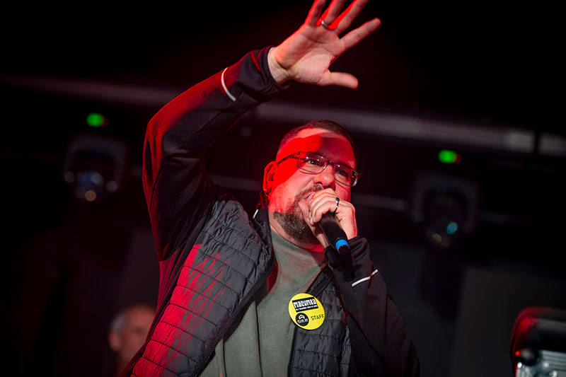 DJ Deerage aux platines, ambiance survoltée au Lumia Club pendant la soirée Remember Macumba.